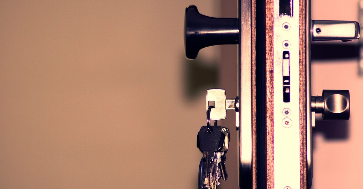 door lock repair home — Glen Cove Locksmiths