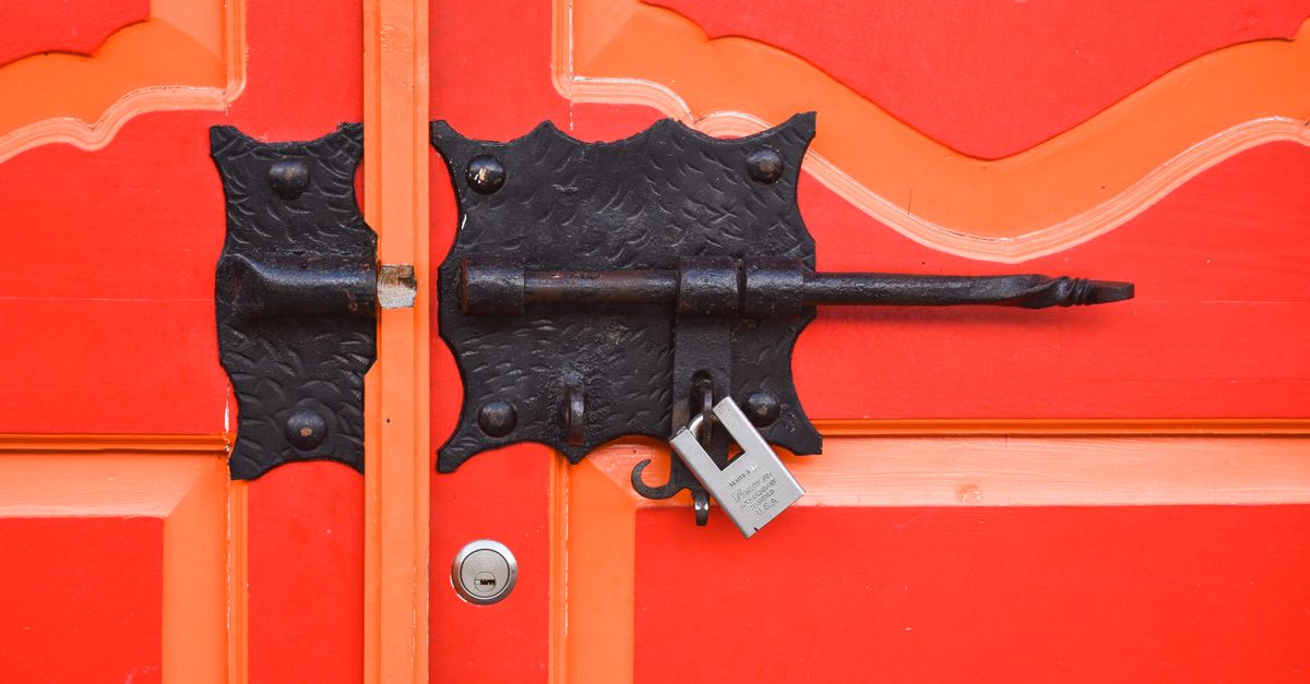 locksmith service technician — Glen Cove Locksmiths