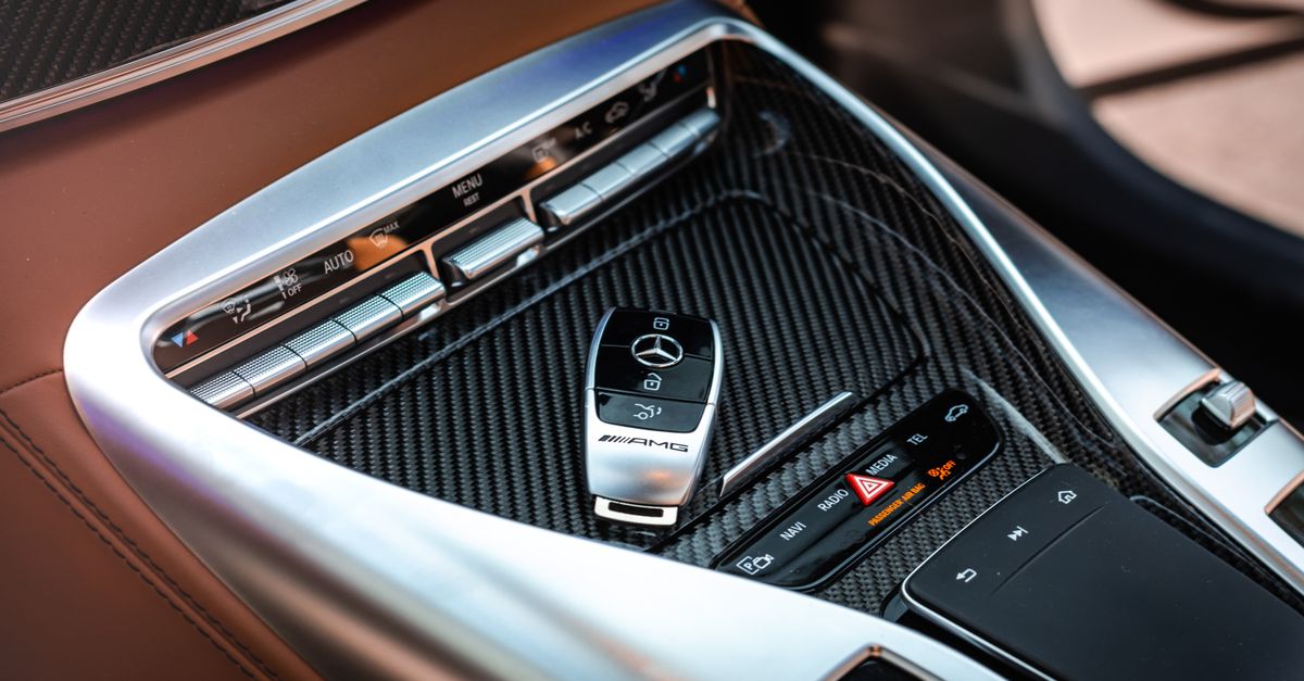 High-security car keys: OEM versus aftermarket options — Glen Cove Locksmiths