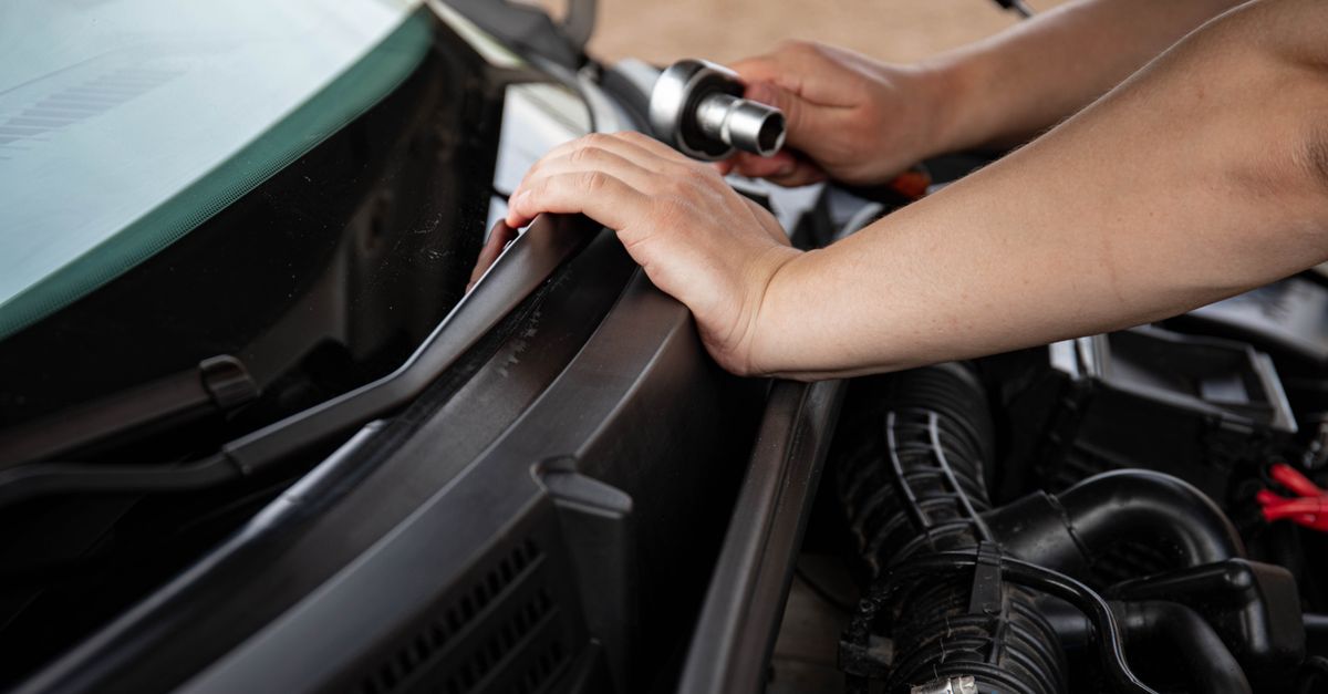 What Happens During a Professional Car Lockout Service — Glen Cove Locksmiths